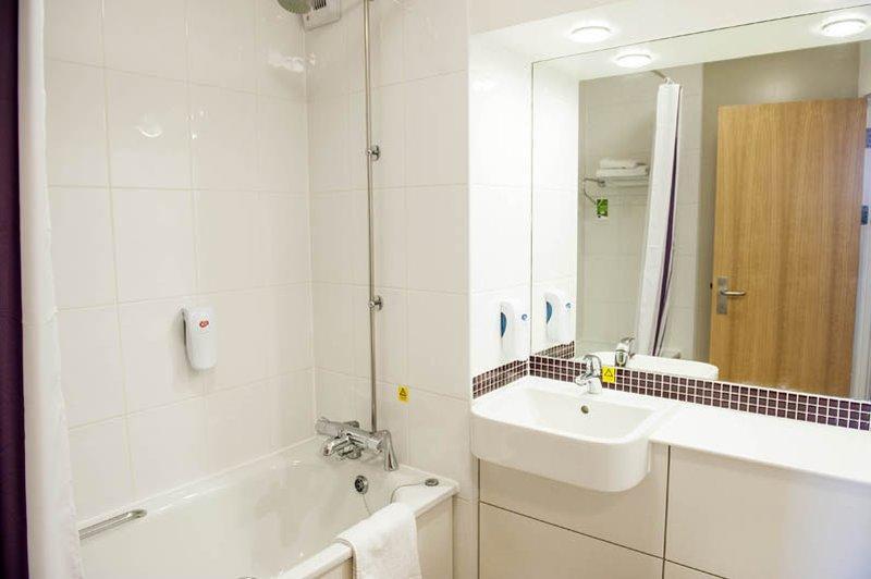 Premier Inn Bracknell Central Ngoại thất bức ảnh