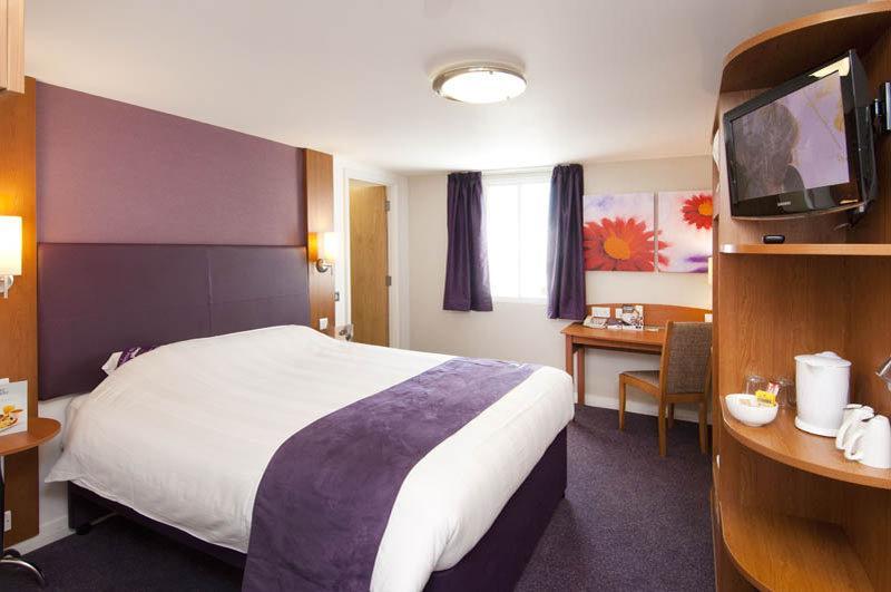 Premier Inn Bracknell Central Ngoại thất bức ảnh